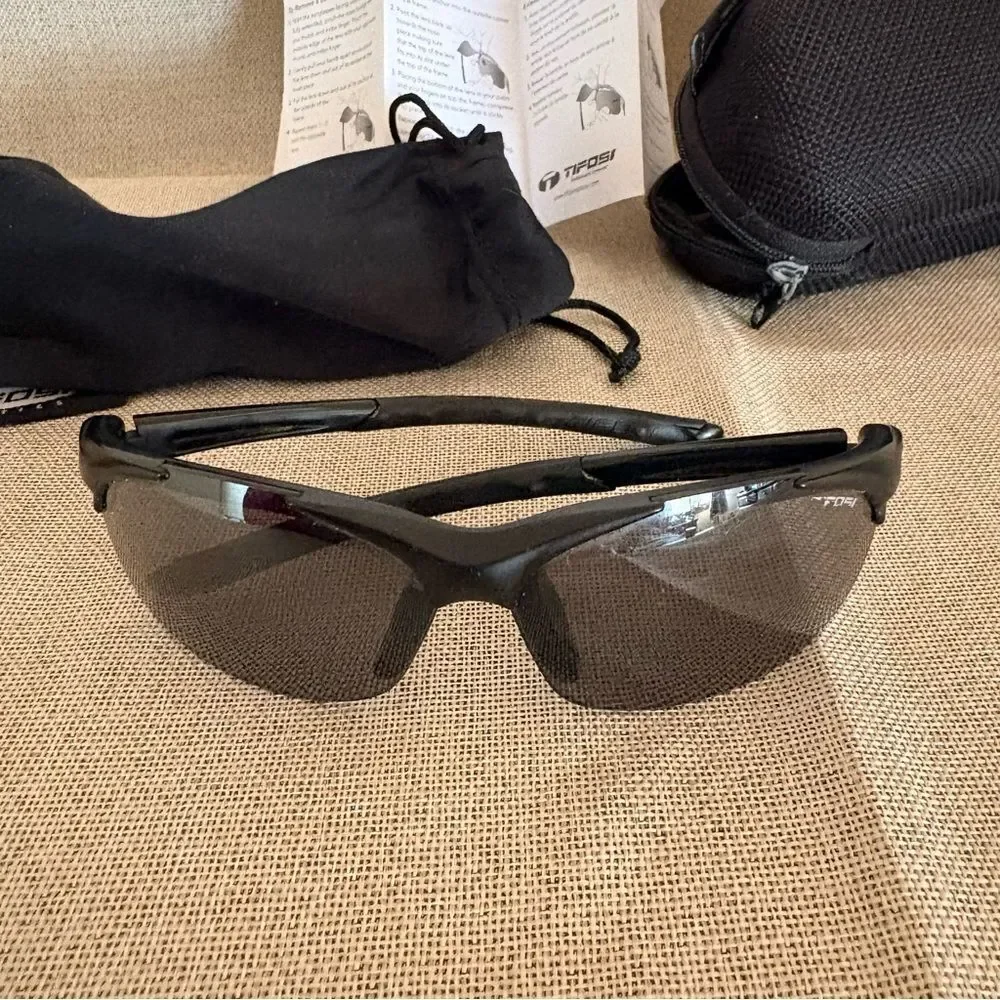 Tifosi Veloce Sport Sunglasses Interchangeable Lenses Cycling Running Case